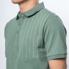 Polo phối ngực sọc đứng