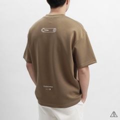 Áo thun cổ tròn in chữ Brave