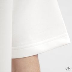 Áo thun cổ tròn in chữ Brave