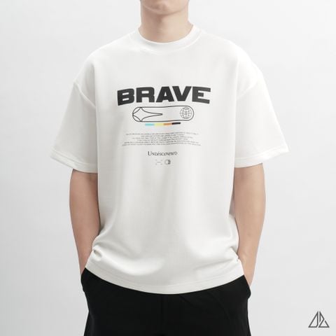 Áo thun cổ tròn in chữ Brave