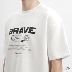 Áo thun cổ tròn in chữ Brave