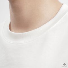 Áo thun cổ tròn in chữ nổi hiếu ứng bạc