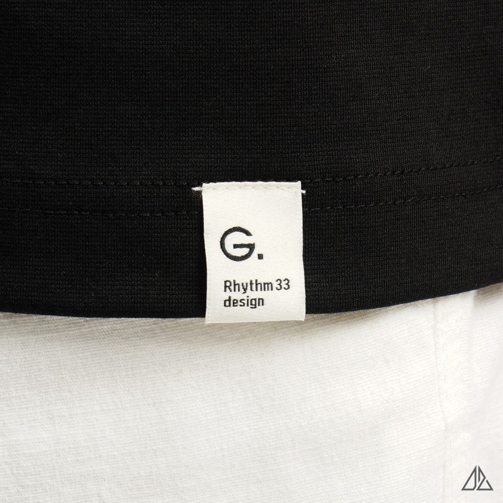 Áo thun cổ tròn in chữ nổi GGG