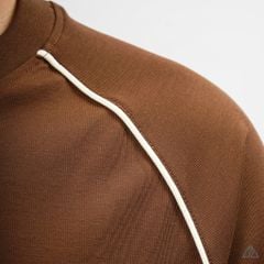 Áo thun cổ tròn phối viền eo