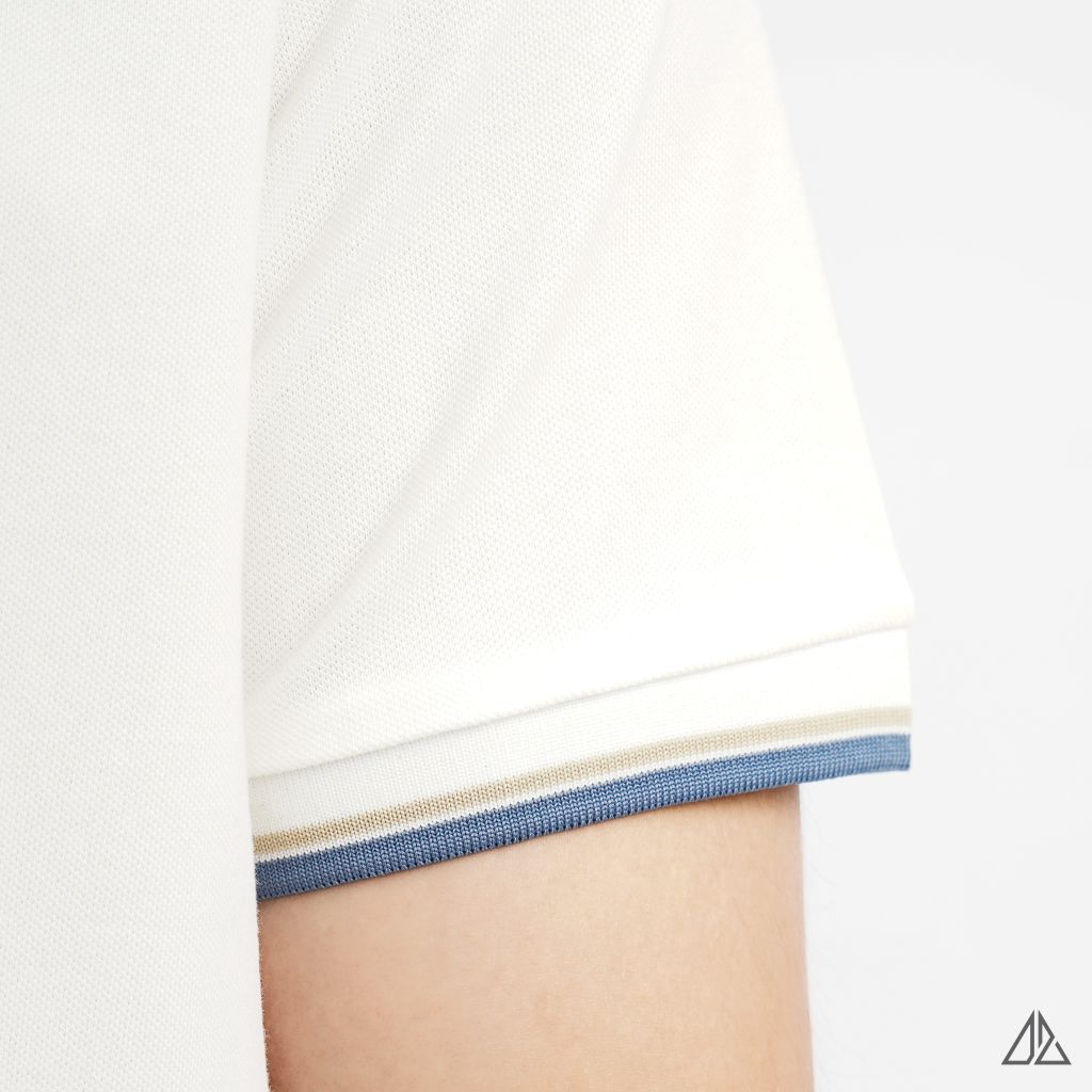 Áo polo phối viền cổ xẻ