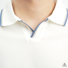 Áo polo phối viền cổ xẻ