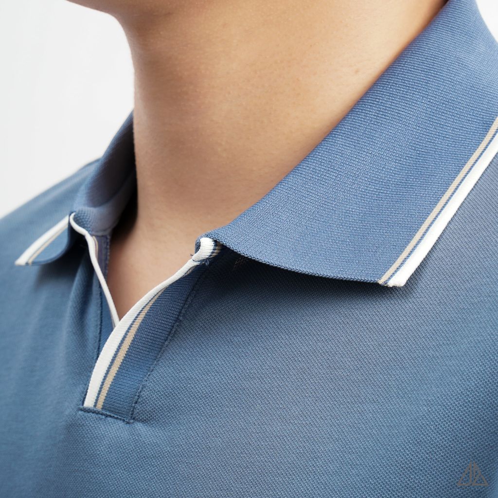 Áo polo phối viền cổ xẻ