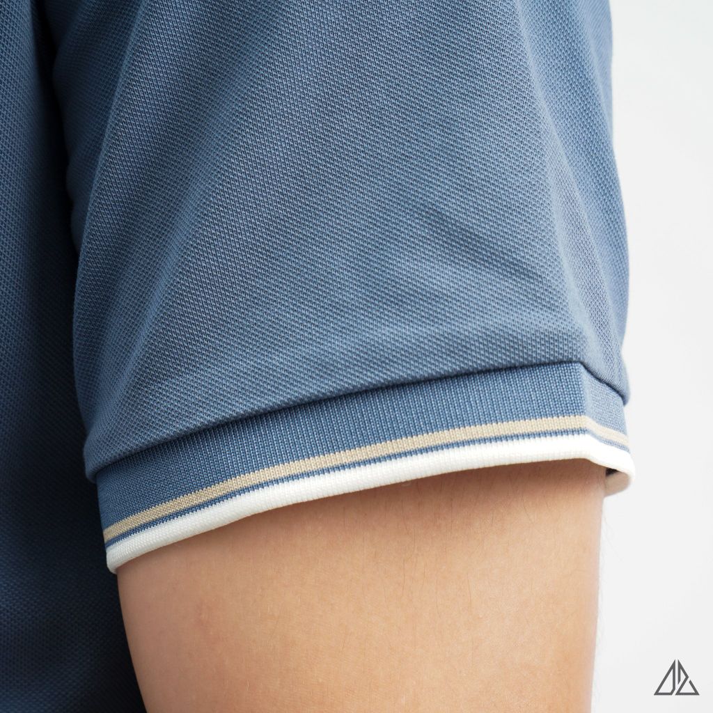 Áo polo phối viền cổ xẻ