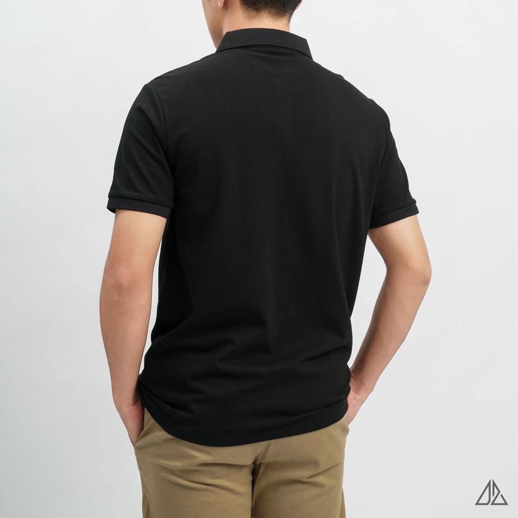 Áo polo đắp ngực kem đen thêu chữ STRENGHT