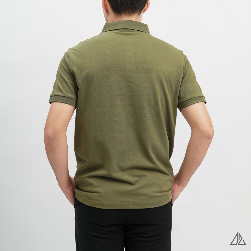 Áo polo đắp ngực kem đen thêu chữ STRENGHT