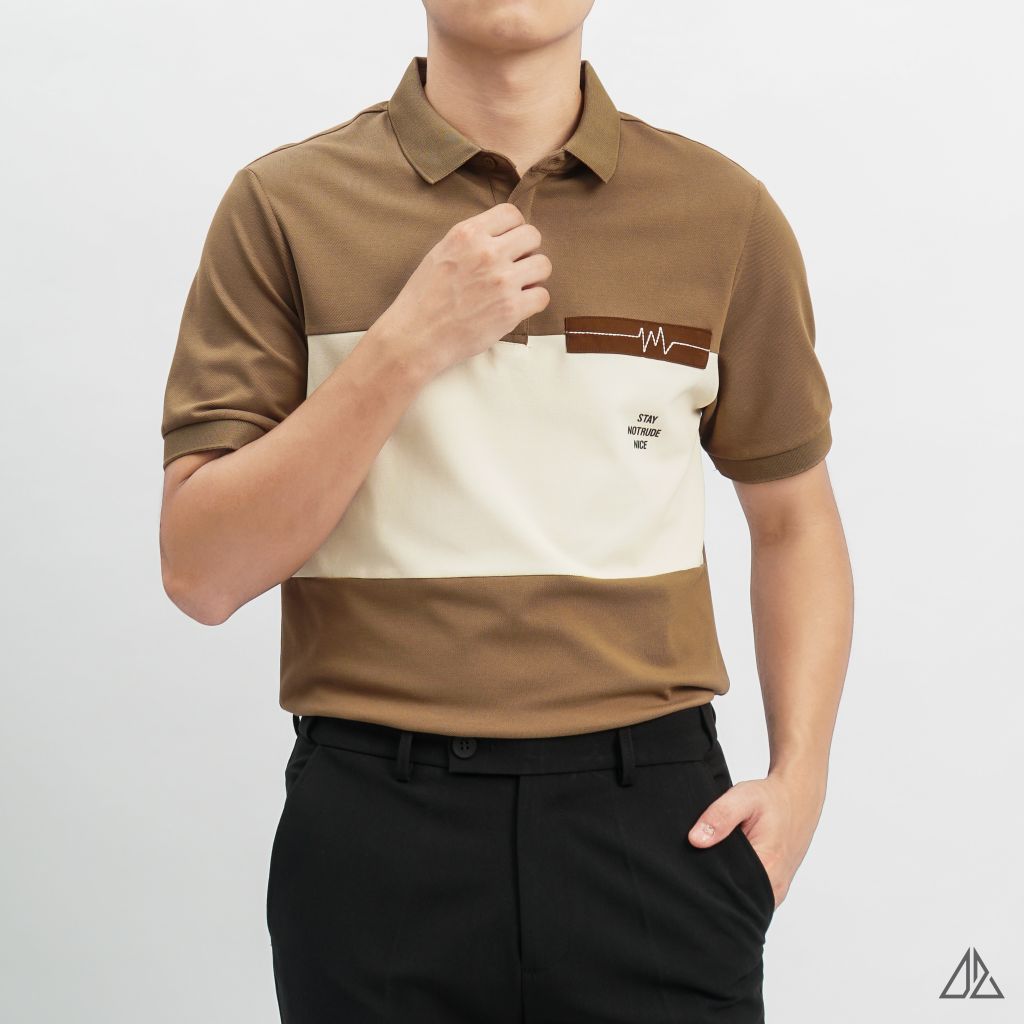 Áo polo phối ngực kem in chữ STAY NOTRUDE NICE
