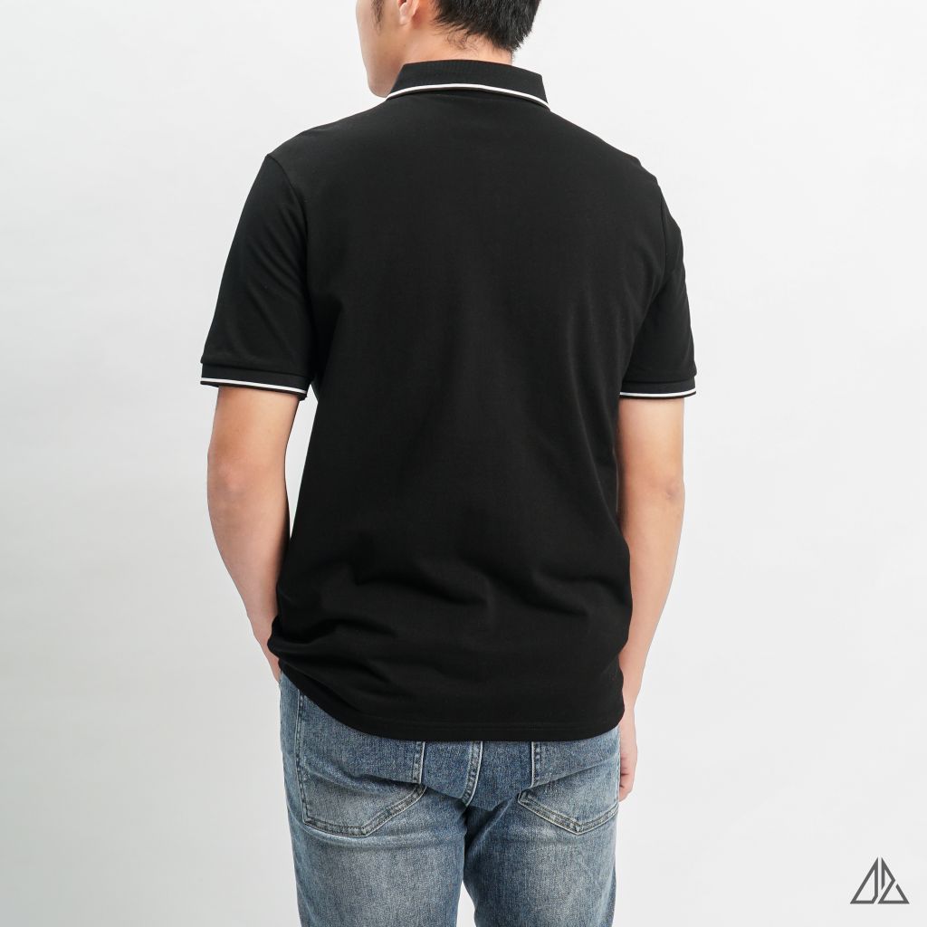 Áo polo viền cổ thêu ngực R