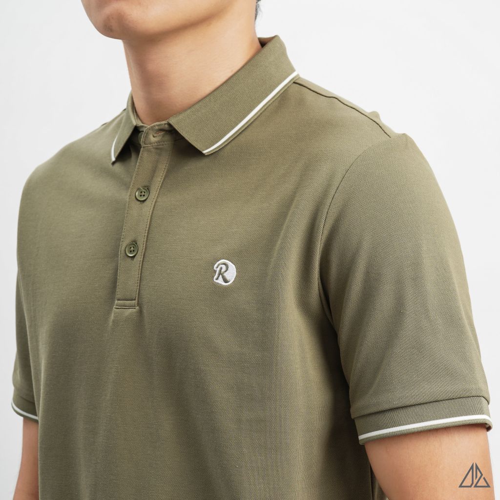 Áo polo viền cổ thêu ngực R