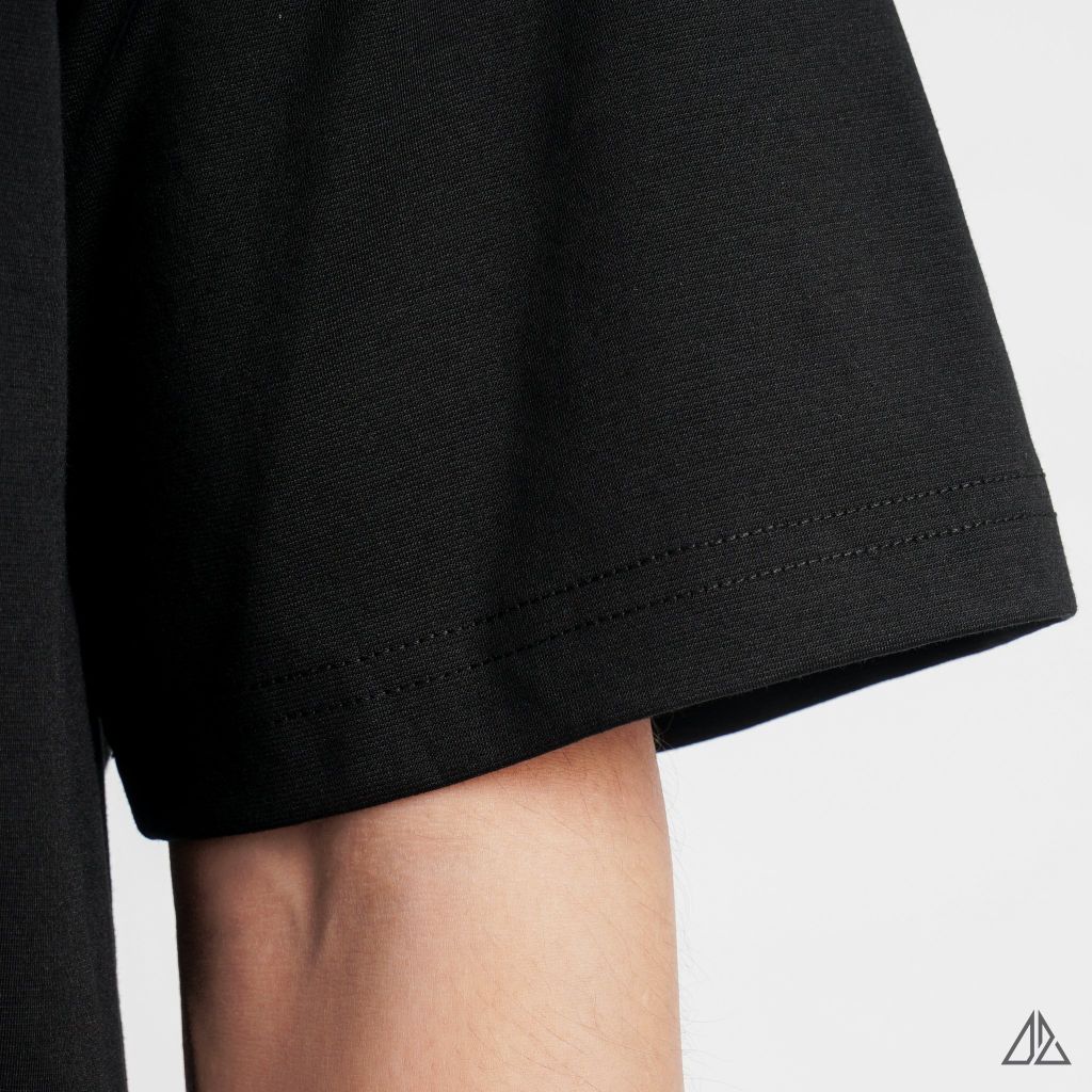 Áo thun cổ tròn thêu chữ RUBO