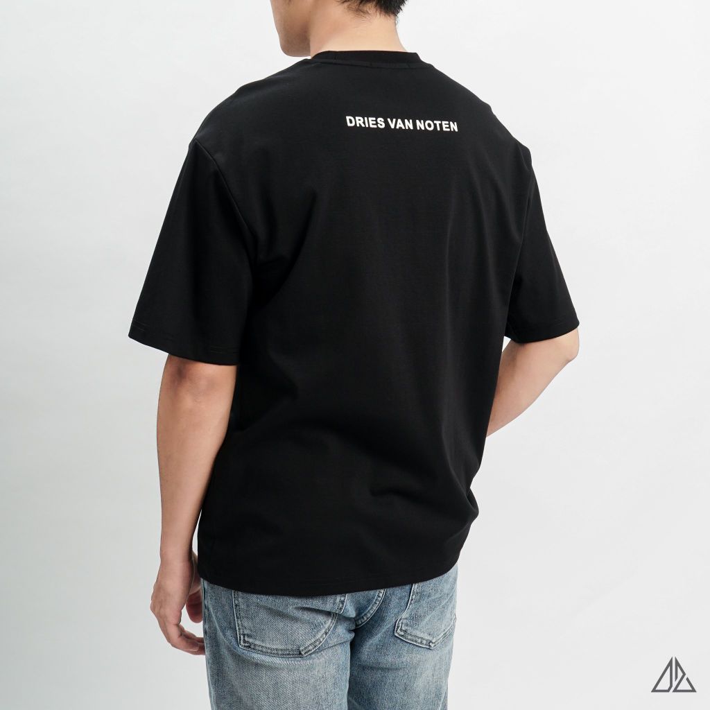 Áo thun cổ tròn thêu chữ RUBO