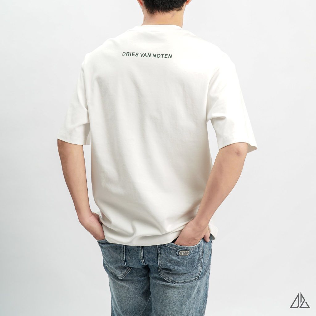 Áo thun cổ tròn thêu chữ RUBO