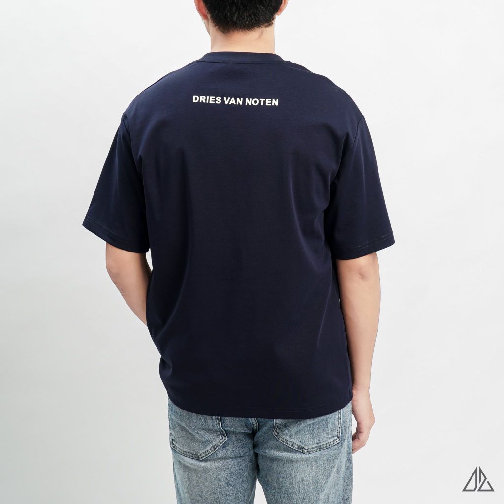 Áo thun cổ tròn thêu chữ RUBO