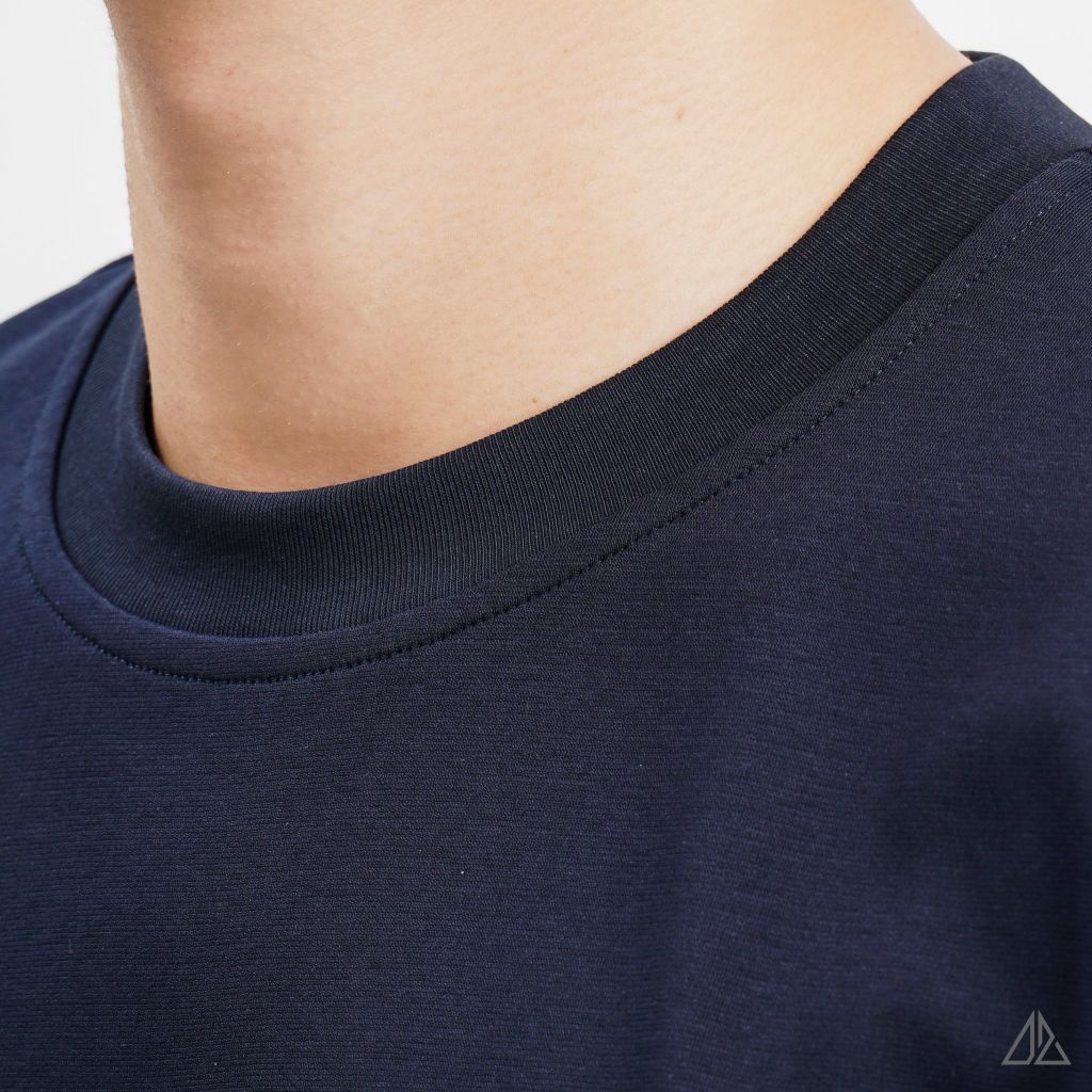 Áo thun cổ tròn thêu chữ RUBO