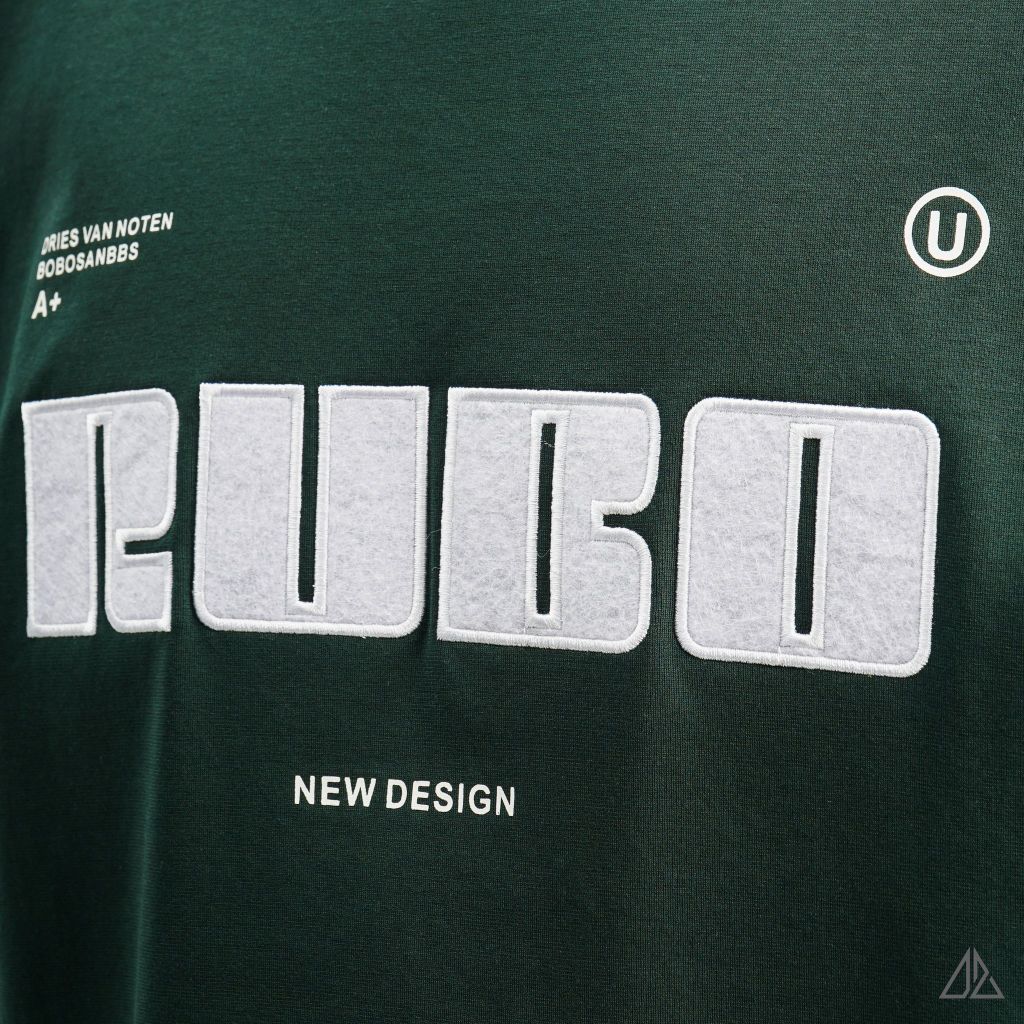 Áo thun cổ tròn thêu chữ RUBO