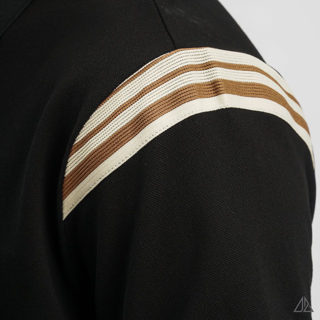 Áo polo viền vai thêu số 3