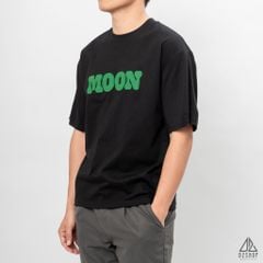 Áo thun thêu chữ MOON