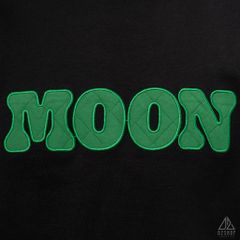 Áo thun thêu chữ MOON