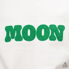 Áo thun thêu chữ MOON