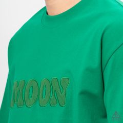 Áo thun thêu chữ MOON