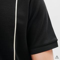 Áo polo phối 2 sọc đứng ngực