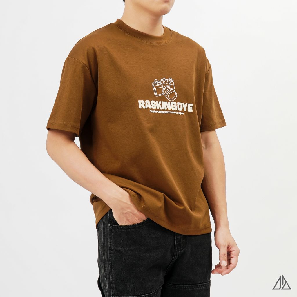 Áo thun cổ tròn thêu chữ RASKINGDYE