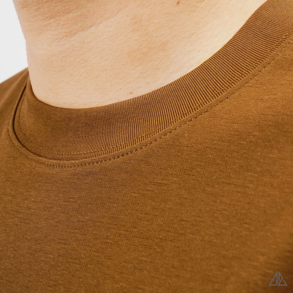 Áo thun cổ tròn thêu chữ RASKINGDYE