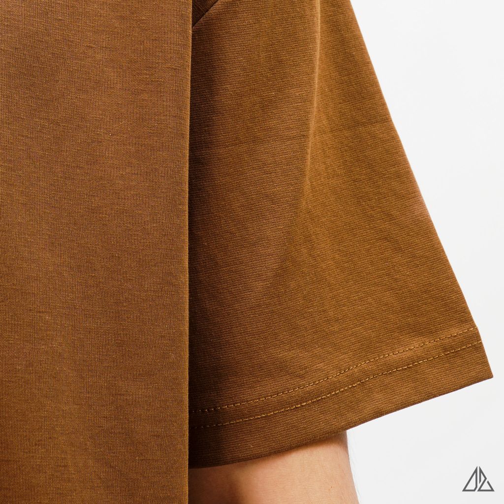 Áo thun cổ tròn thêu chữ RASKINGDYE