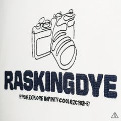 Áo thun cổ tròn thêu chữ RASKINGDYE