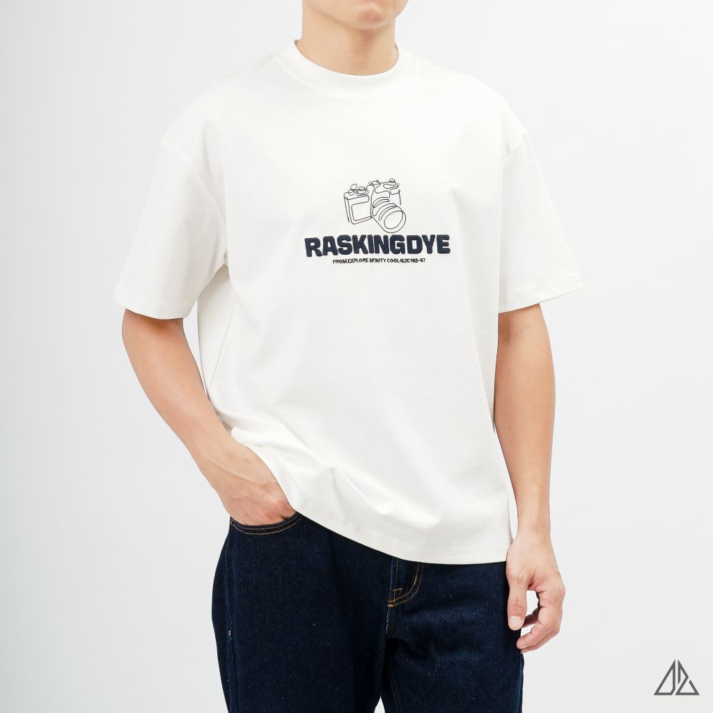 Áo thun cổ tròn thêu chữ RASKINGDYE