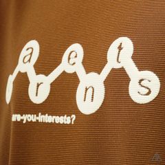 Áo thun cổ tròn vải gân in ngực YARENTS