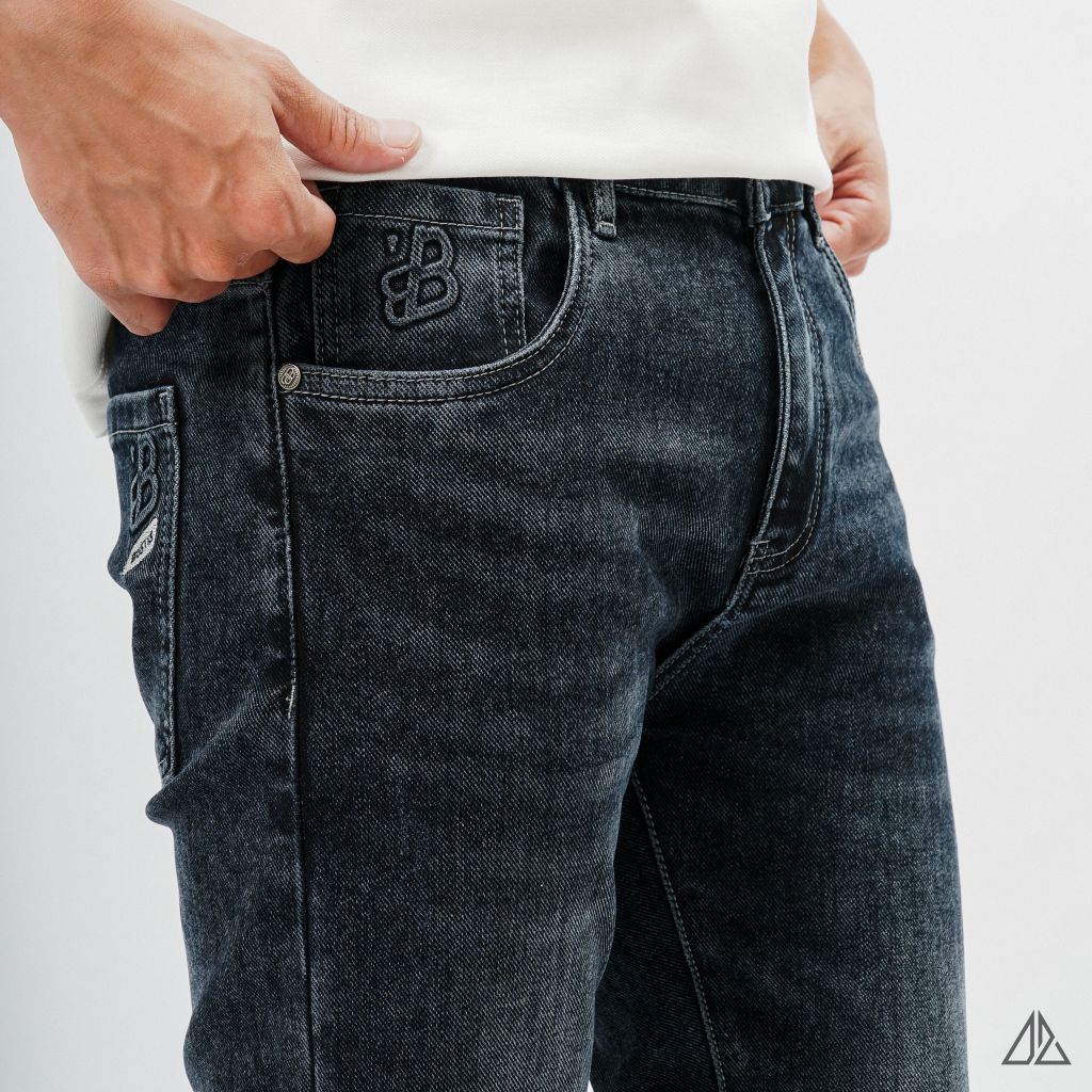 Quần jean xám xanh dập nổi túi B