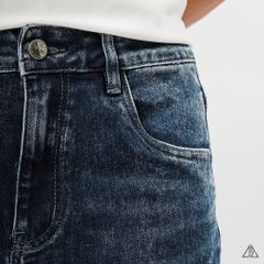 Quần jean xanh dập nổi túi DR