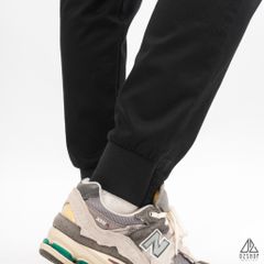 Quần jogger kaki thêu túi ARGOUIA