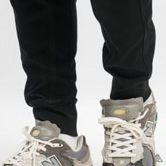 Quần jogger bo chân IVE