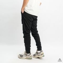 Quần jogger bo chân IVE