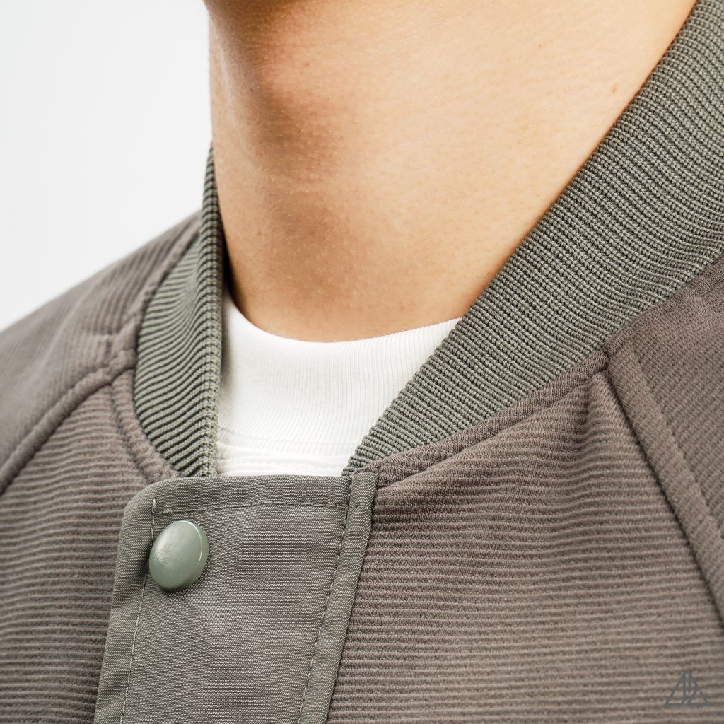 Áo khoác bomber nỉ sọc phối dù
