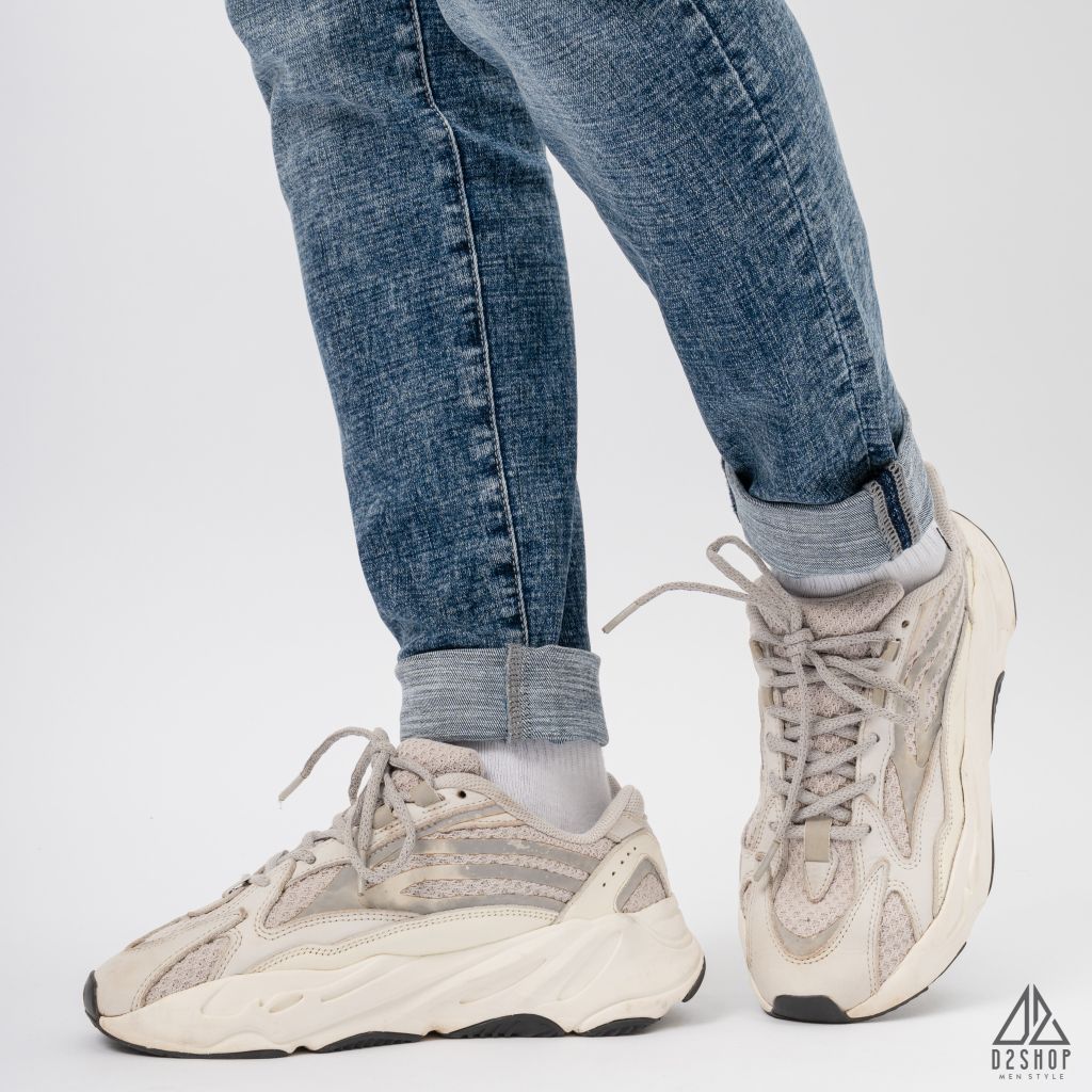 Quần jean xanh wash thêu túi DenX