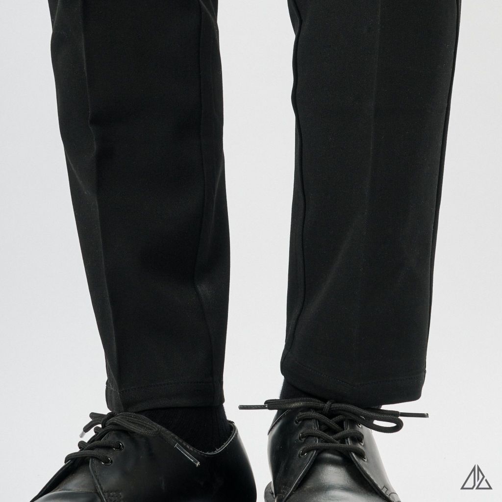 Quần tây đen đính G 90cm