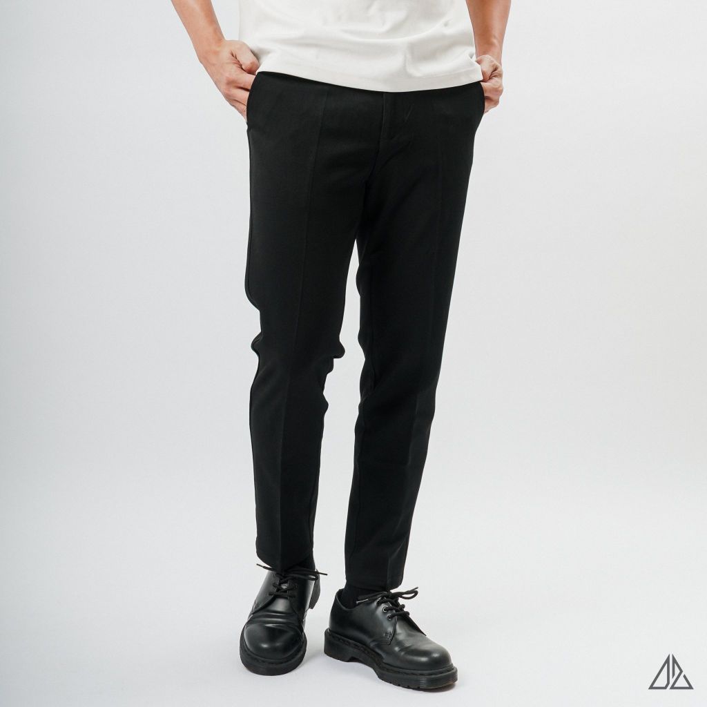 Quần tây đen đính G 90cm