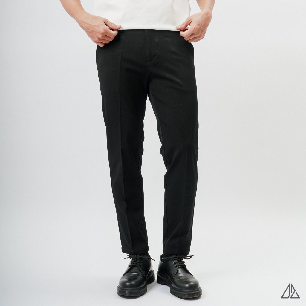 Quần tây đen đính G 90cm