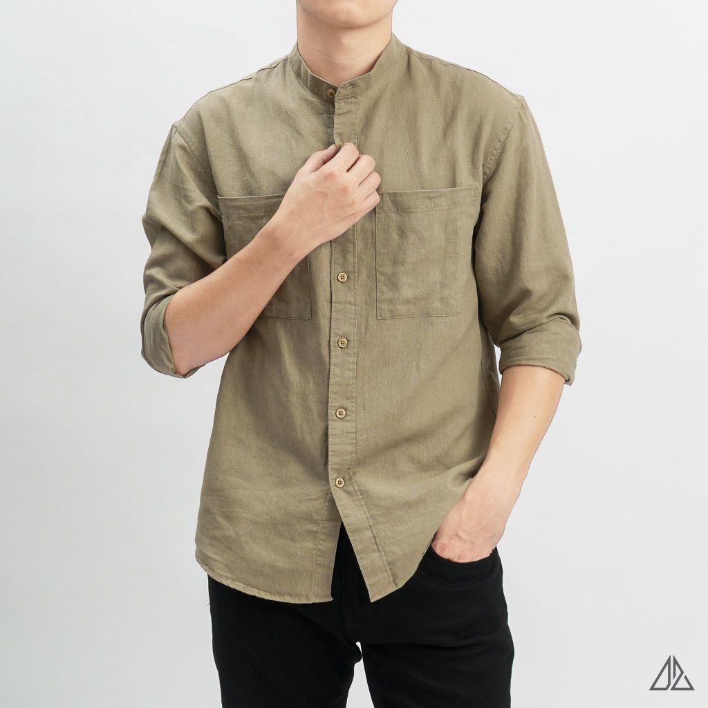 Áo sơ mi cổ trụ 2 túi vải Linen