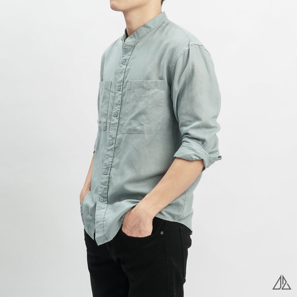 Áo sơ mi cổ trụ 2 túi vải Linen
