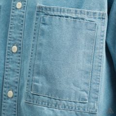 Áo sơ mi jean hai túi chỉ nổi