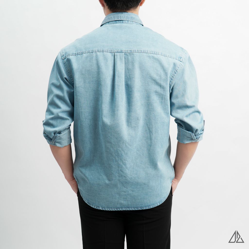 Áo sơ mi jean hai túi chỉ nổi