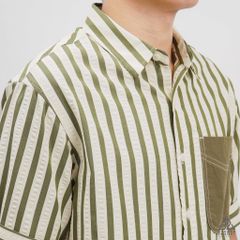 Áo sơ mi ngắn tay vải gân sọc phối túi [SM-2364]
